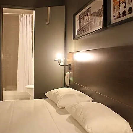 Orly Superior Hotel 2*