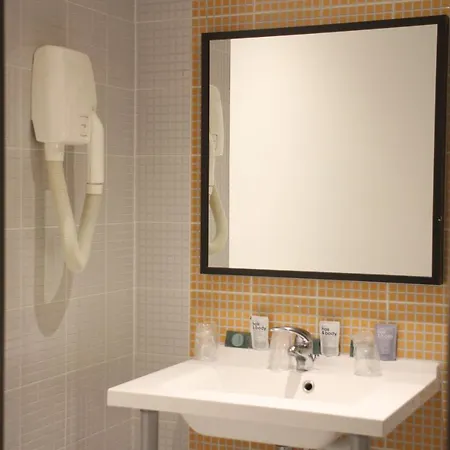 Orly Superior Hotel 2*